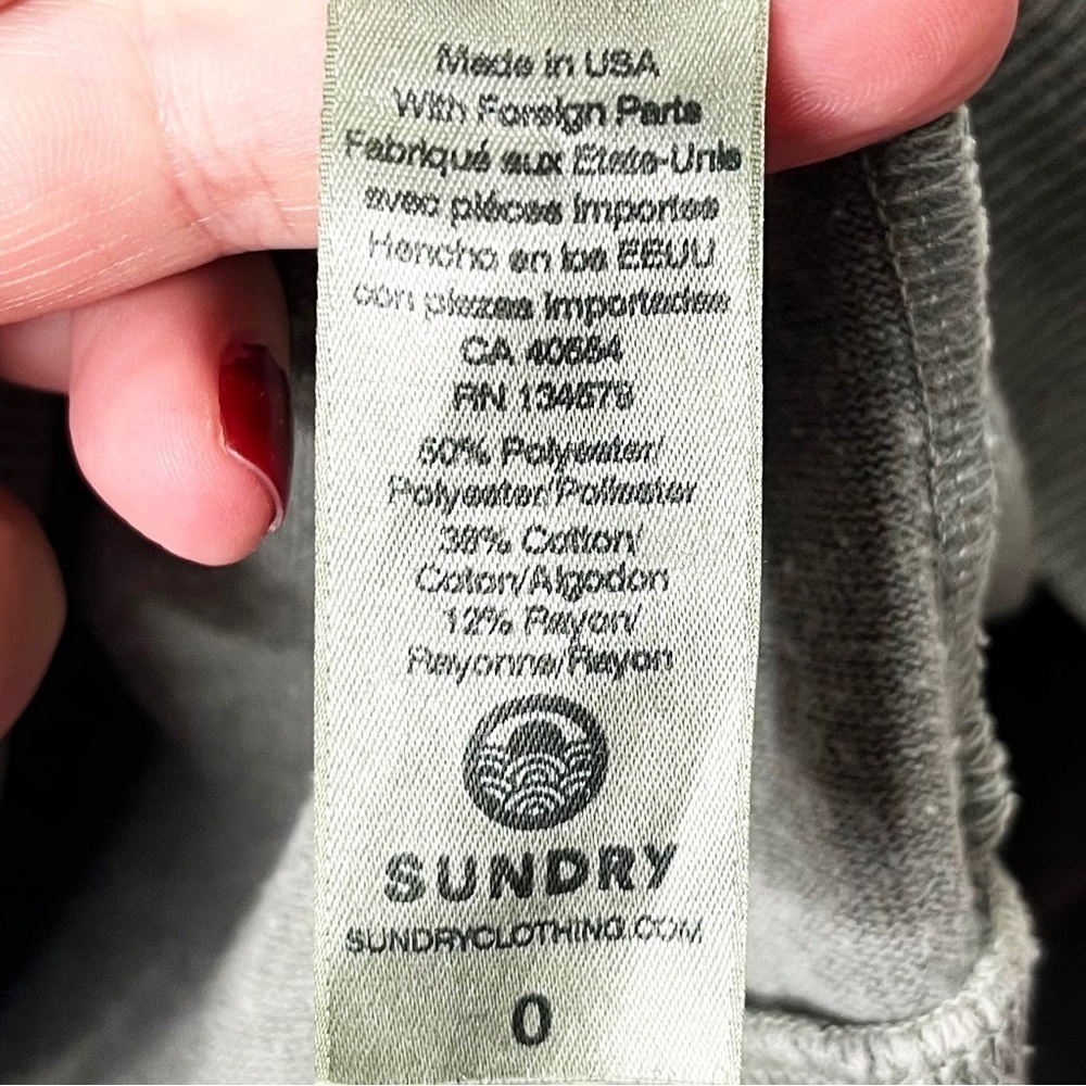SUNDRY Raglan Pullover Palm Sweatshirt in Eucalyptus Twee Graphic Print 0 - Picture 13 of 14